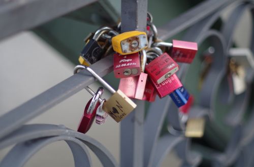 locks bridge engagement