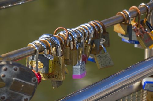 locks love love locks