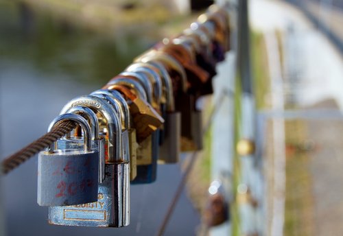 locks  padlocks  mansions