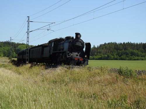 locomotive  track  rail