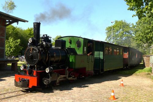 locomotive steam locomotive born in 1927