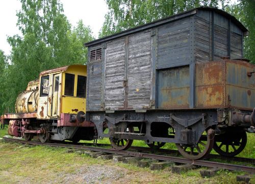 locomotive wagon mine train