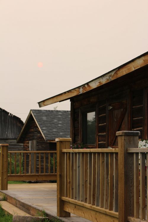 Log Cabin Orange Moon