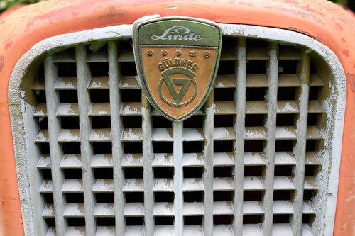 logo  old  tractor