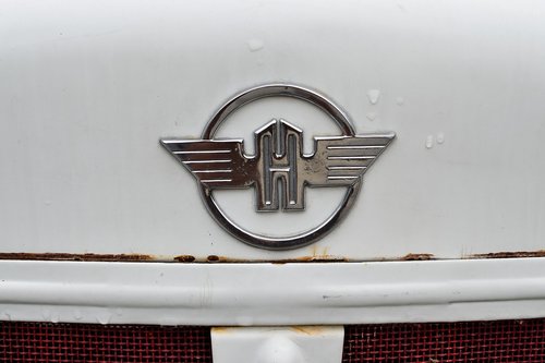 logo  white  rusty