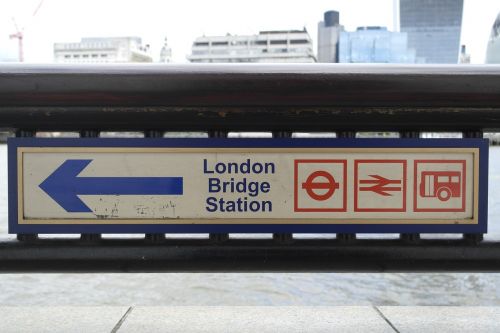 london london bridge station signage