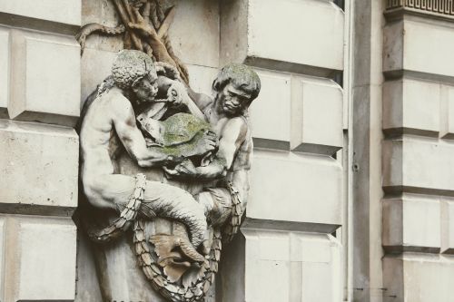 london facade sculpture