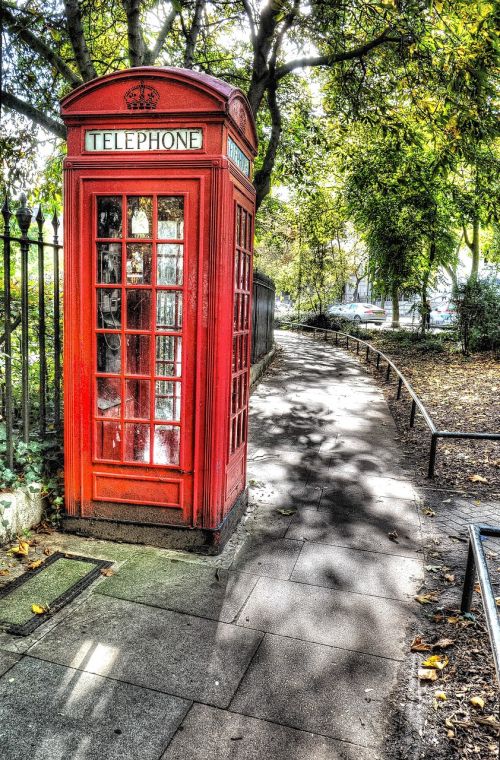 london telephone box red