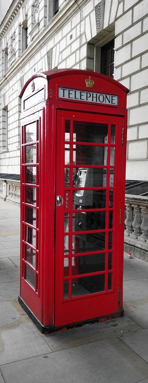 london phone box great britain