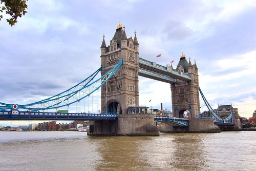 london  tower bridge  t