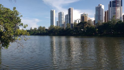 london  lake  igapo