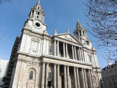 london church monument