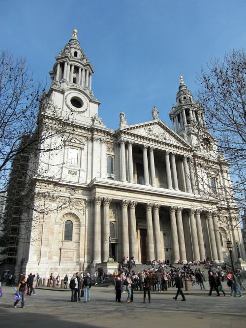 london church monument