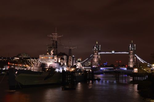 london bridge night
