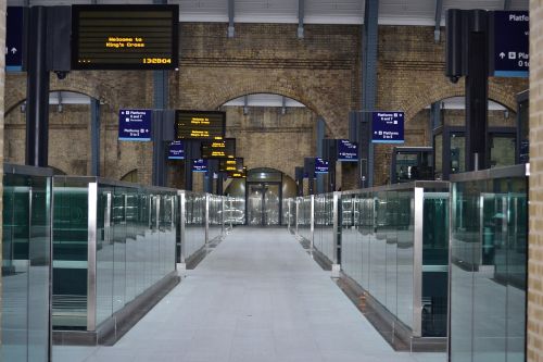 london train station travel