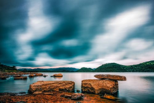 long exposure time lake stone