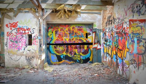 lost places ruin graffiti