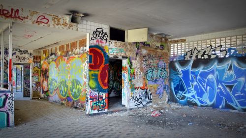 lost places ruin graffiti