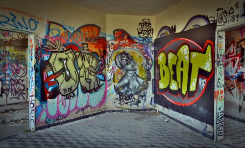 lost places graffiti ruin