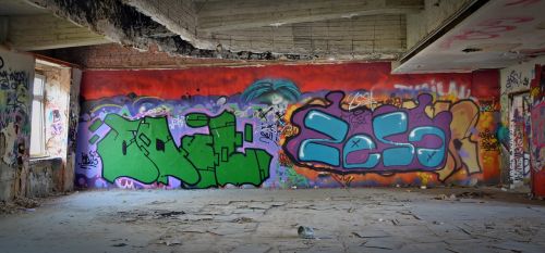lost places graffiti ruin