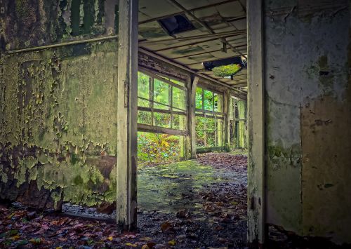 lost places leave decay