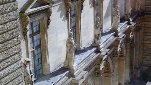 louvre paris sculptures