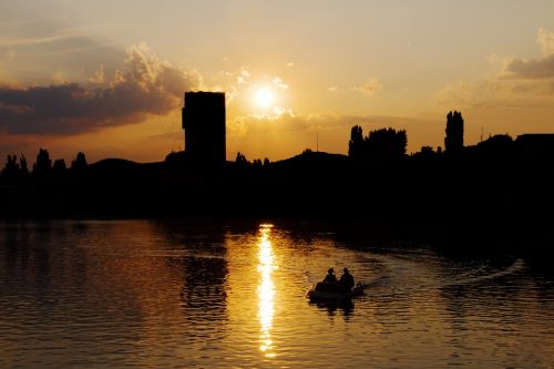 love lake skyline