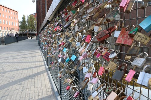 love  lock  commitment
