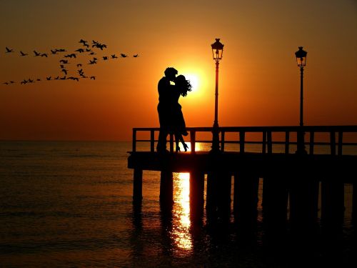 lovers sunset romance