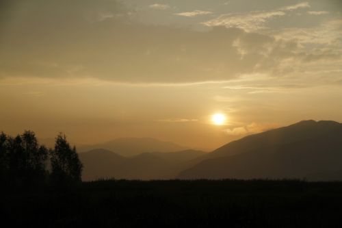 lugu lake sunrise hills