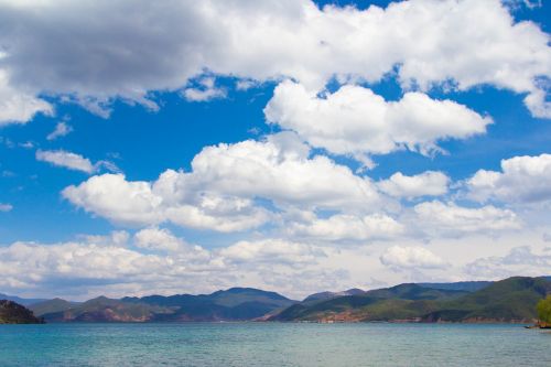 lugu lake lijiang blue sky