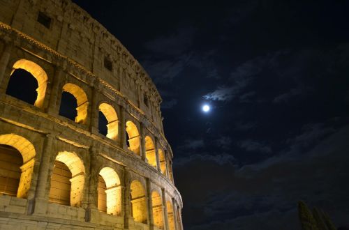 luna colosseum rome