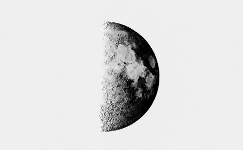 luna half moon sky