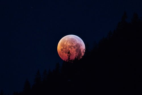 lunar eclipse  super moon  blood moon