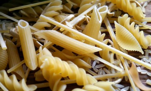 macaroni rigatoni noodles
