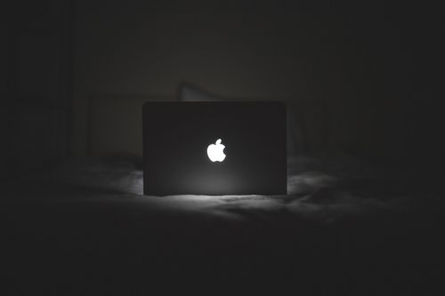 macbook apple light