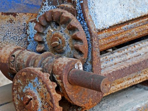 machine gears rusty