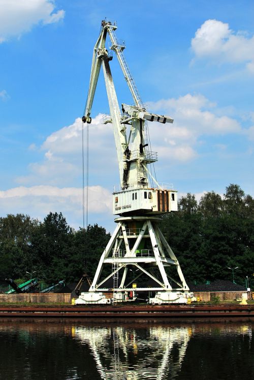 machine industrial crane