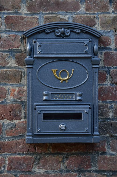 mailbox post post horn