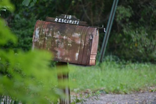 mailbox rusty old