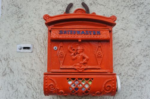 mailbox old red