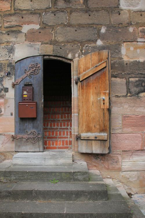 mailbox door goal