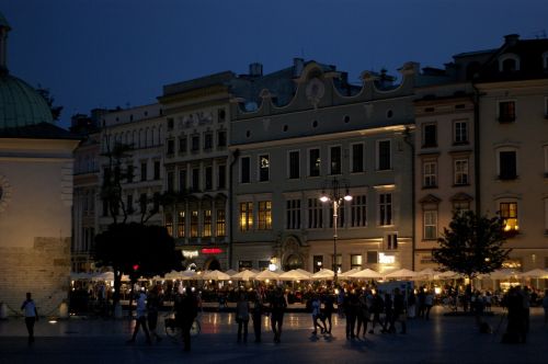 main square night cracow