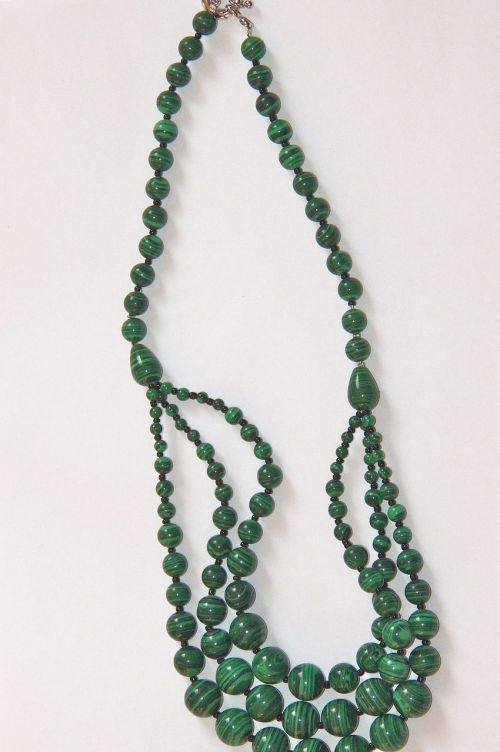 malachite necklace gems