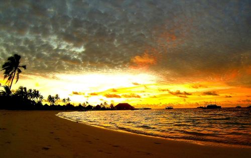 maldives sunset beach