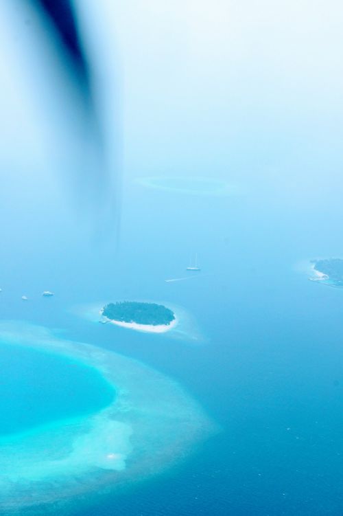 maldives island blue