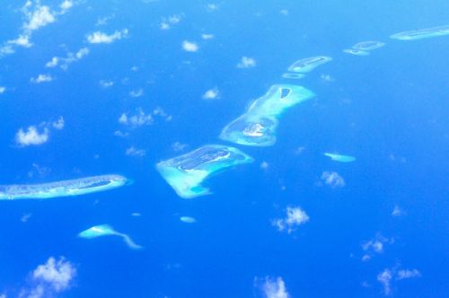 maldives island blue
