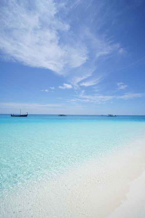 maldives beach emerald sea