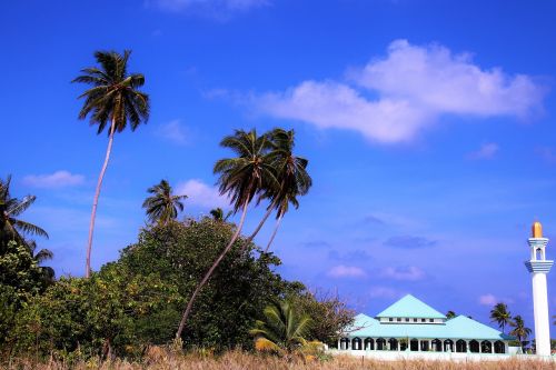 maldives sky blue