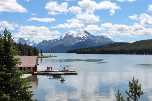 maligne lake jasper alberta